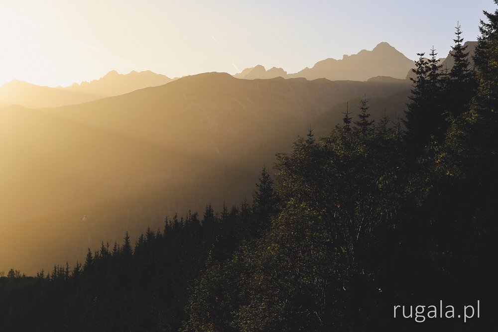 Wschód słońca nad Tatrami - widok z Suchego Żlebu